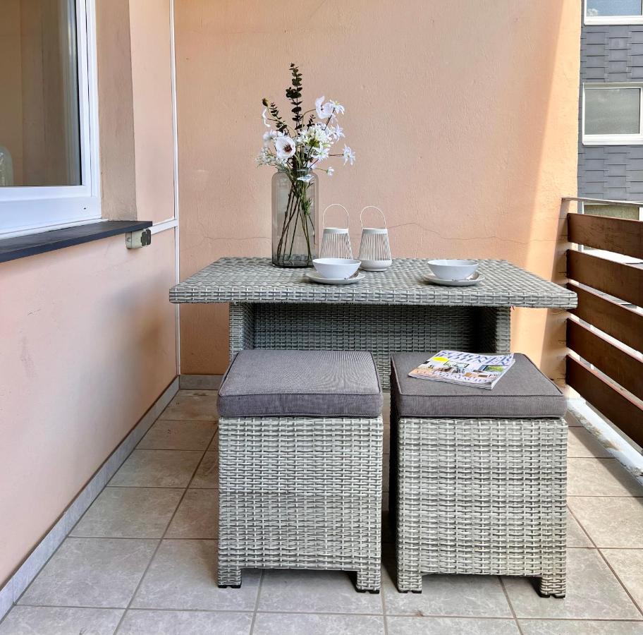 Sabe Apartment: Balcony + Free Parking + Netflix Wuppertal Buitenkant foto
